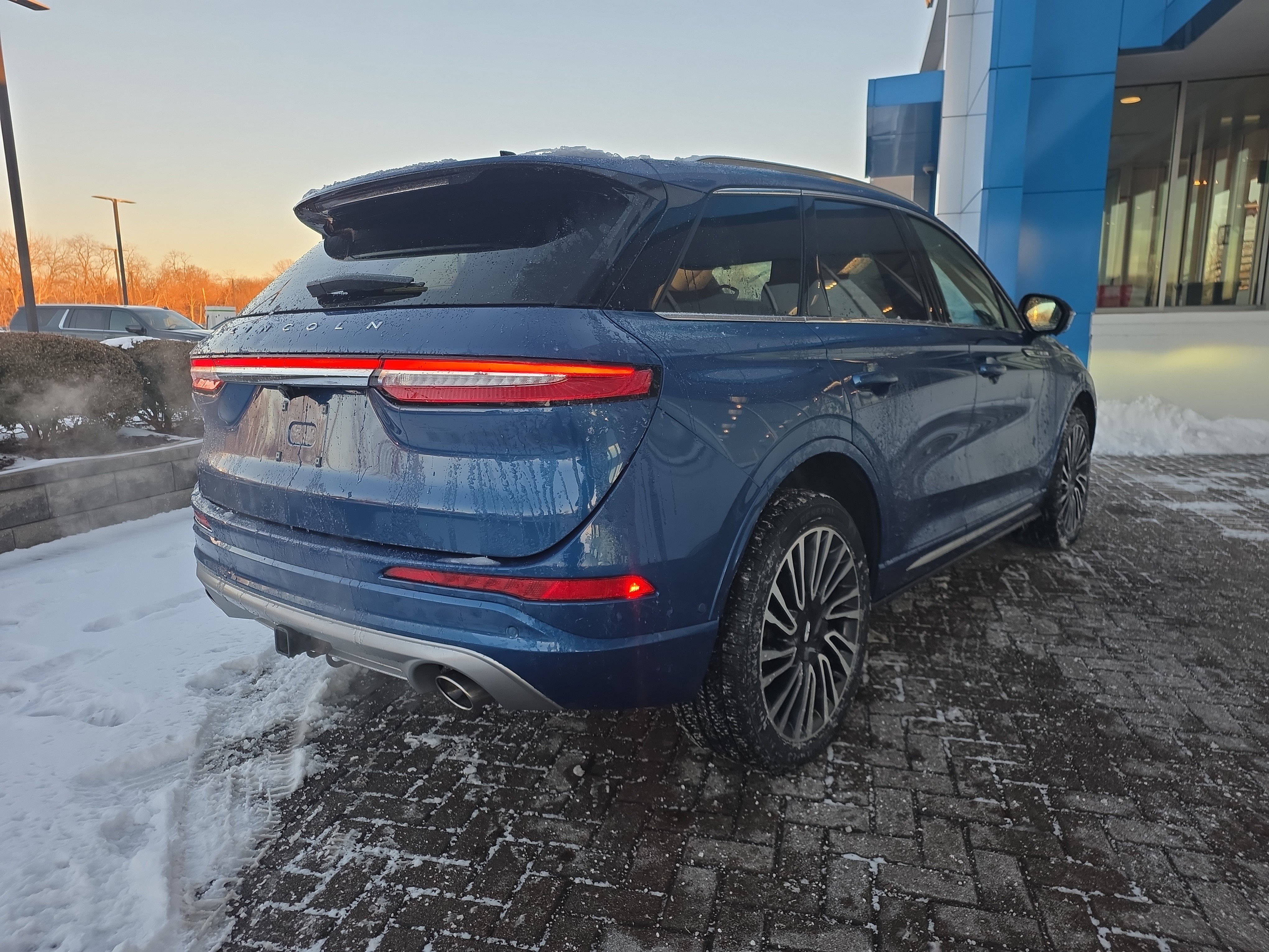 Used 2021 Lincoln Corsair Reserve w/ Equipment Group 201A image 5