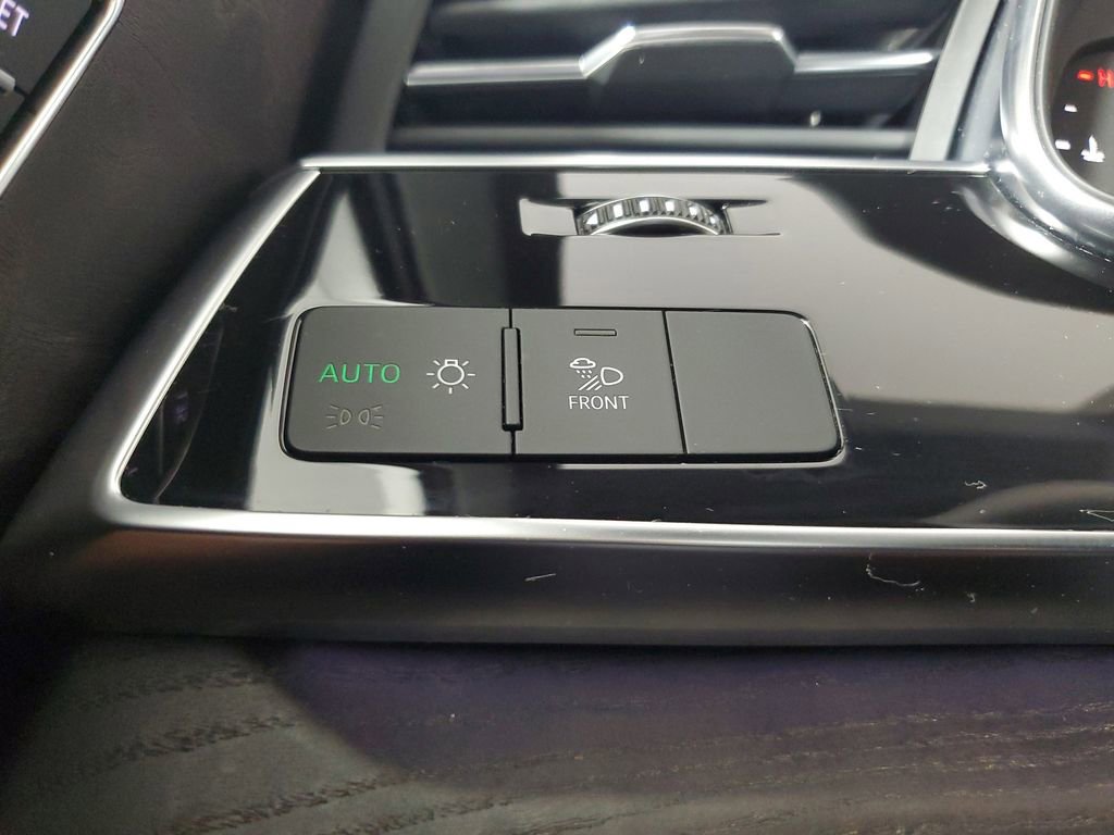 Used 2021 Audi Q7 3.0T Premium AWD/4WD image 36