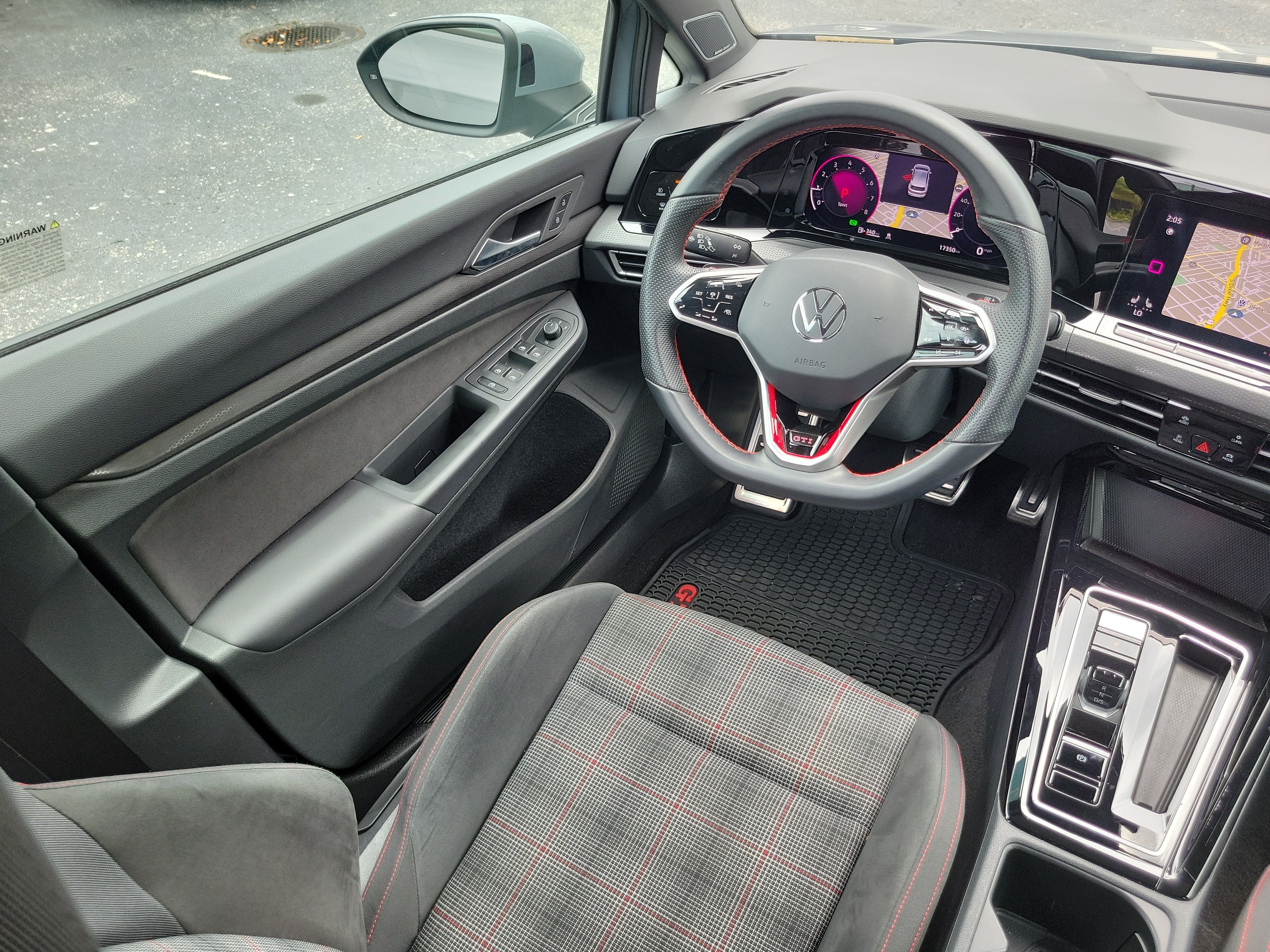 Certified 2023 Volkswagen GTI SE FWD image 17