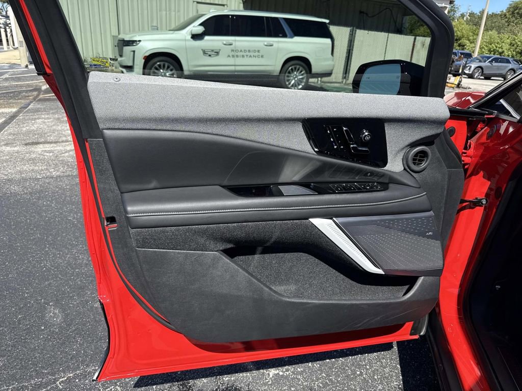 Certified 2025 Cadillac Optiq Sport 2 image 18
