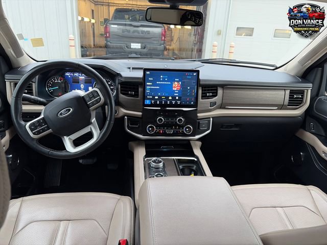 Used 2024 Ford Expedition Limited AWD/4WD image 12