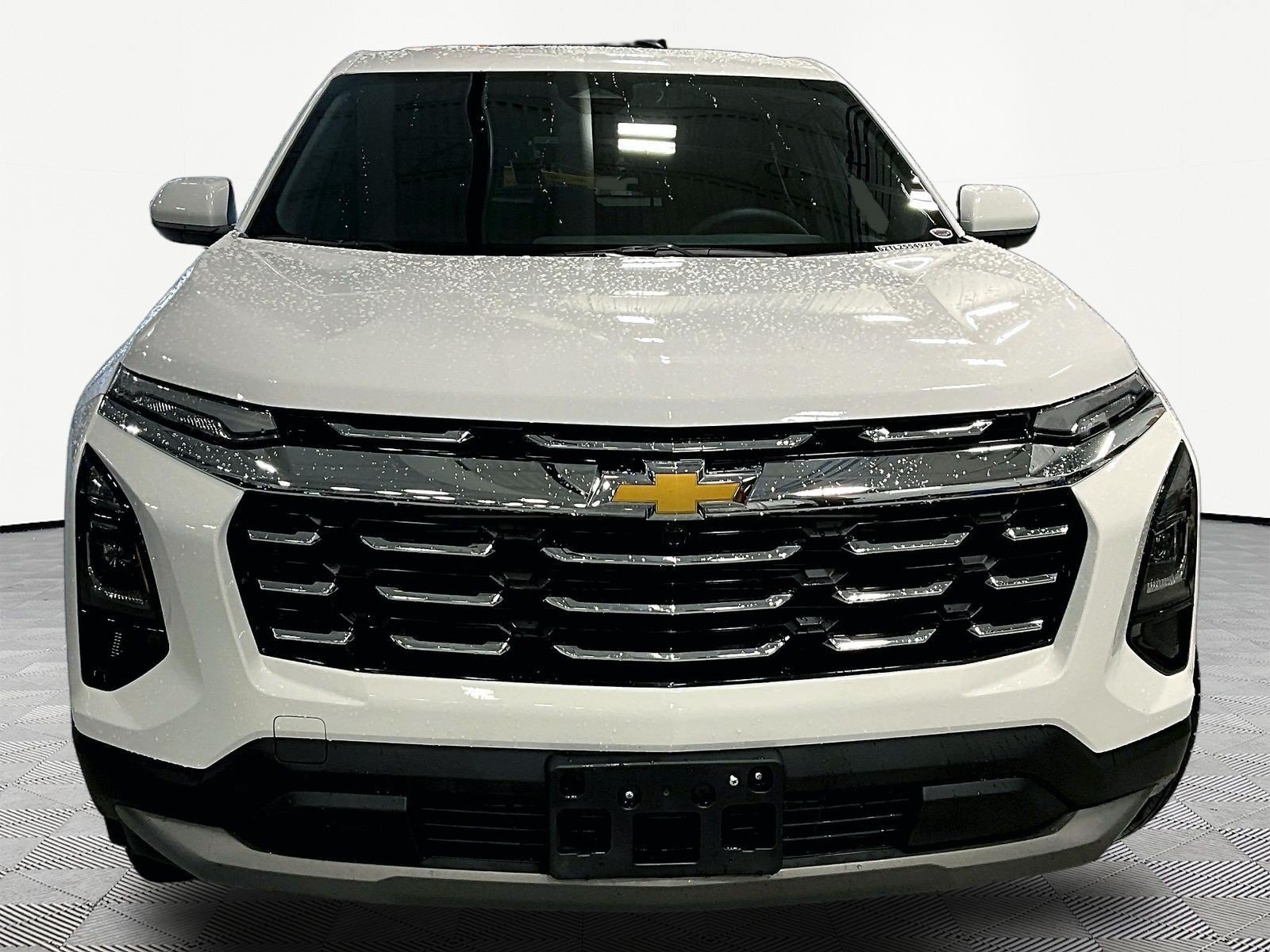 Used 2026 Chevrolet Equinox LT AWD/4WD image 2