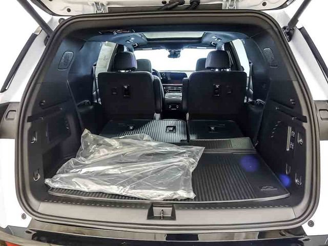 New 2026 Chevrolet Traverse RS w/ LPO, Floor Liner Package AWD/4WD image 24