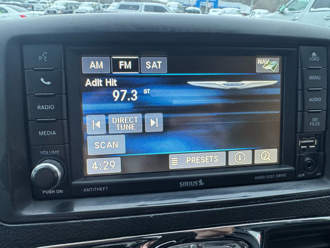 Used 2015 Chrysler Town & Country Touring w/ Driver Convenience Group image 20