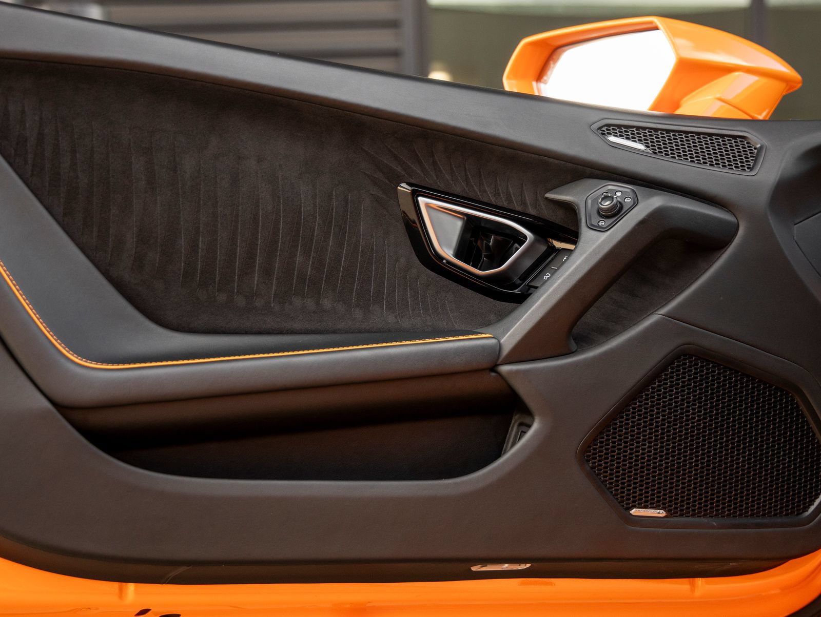 Used 2021 Lamborghini Huracan EVO RWD image 22