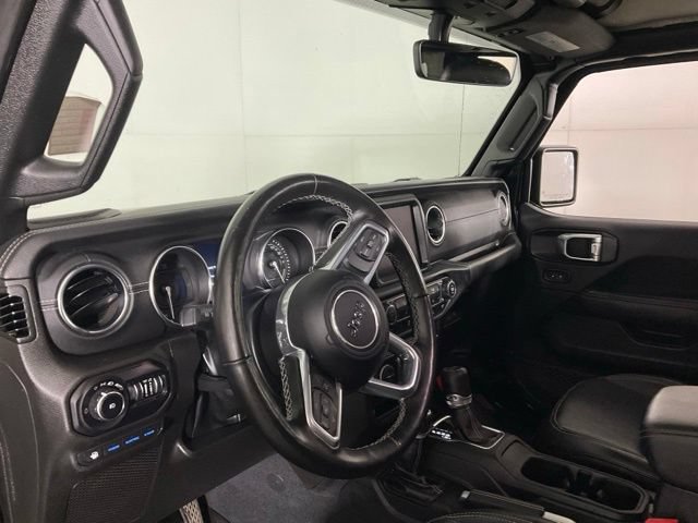 Used 2022 Jeep Wrangler Unlimited Sahara w/ Cold Weather Group AWD/4WD image 17