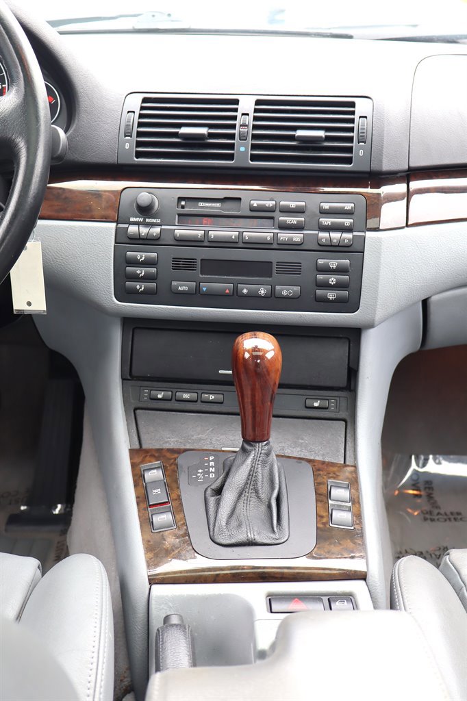 Used 2001 BMW 330i Sedan image 13