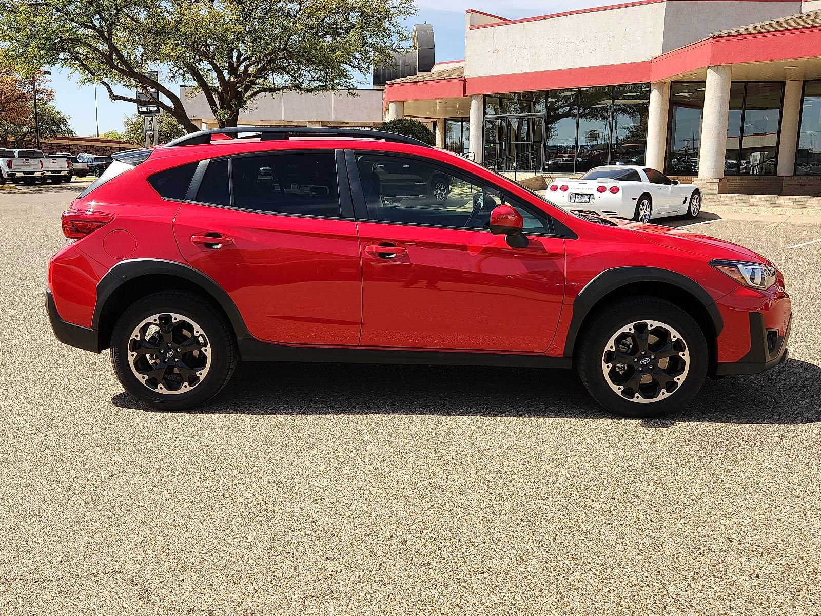 Used 2023 Subaru Crosstrek 2.0i Premium image 5