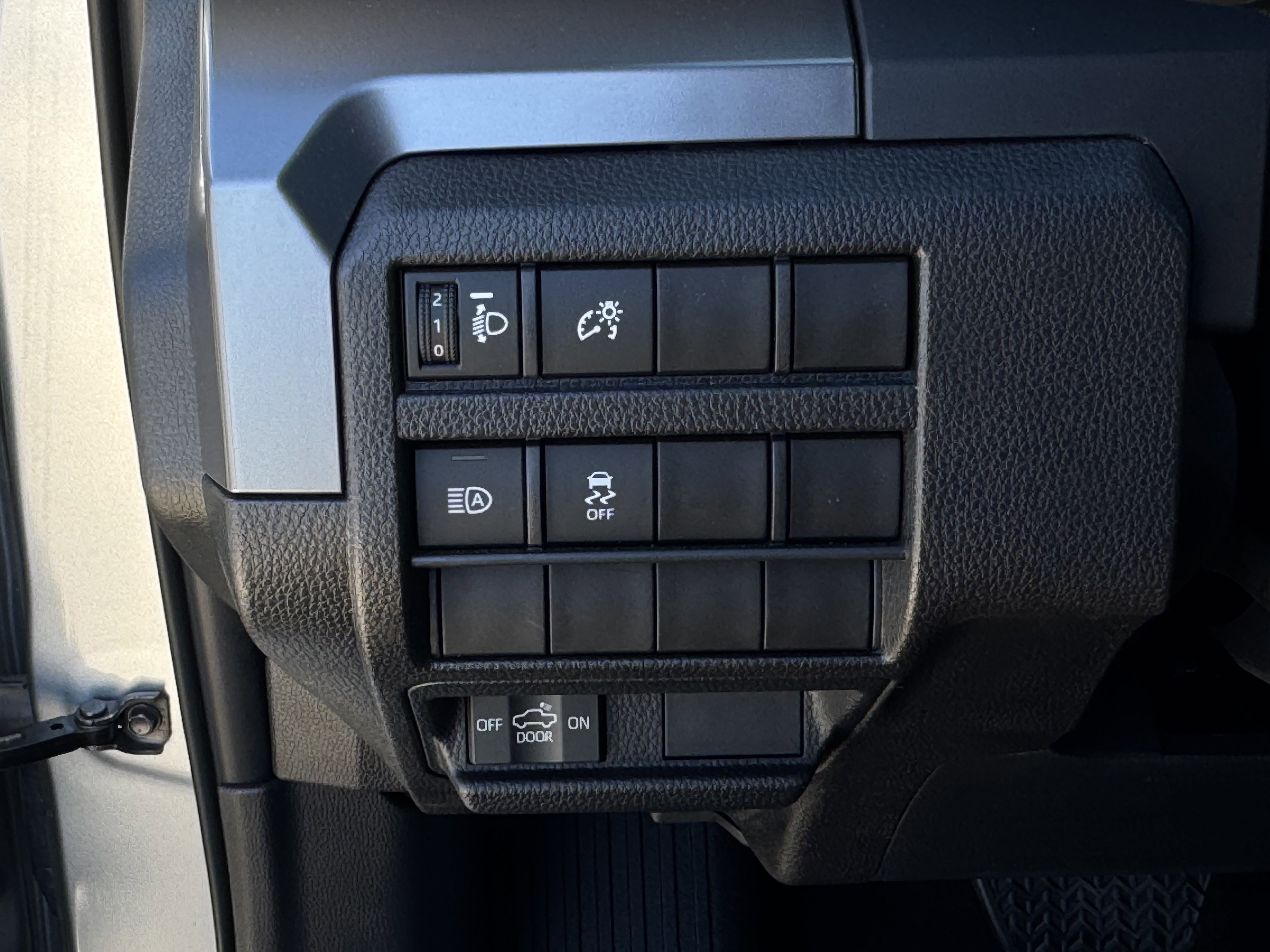 Used 2025 Toyota Tacoma Limited image 22