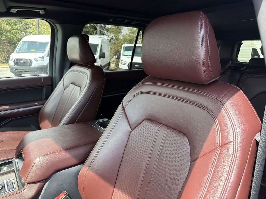Used 2024 Ford Expedition Max Limited image 12