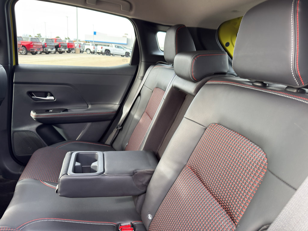 Used 2025 Nissan Kicks SR image 33