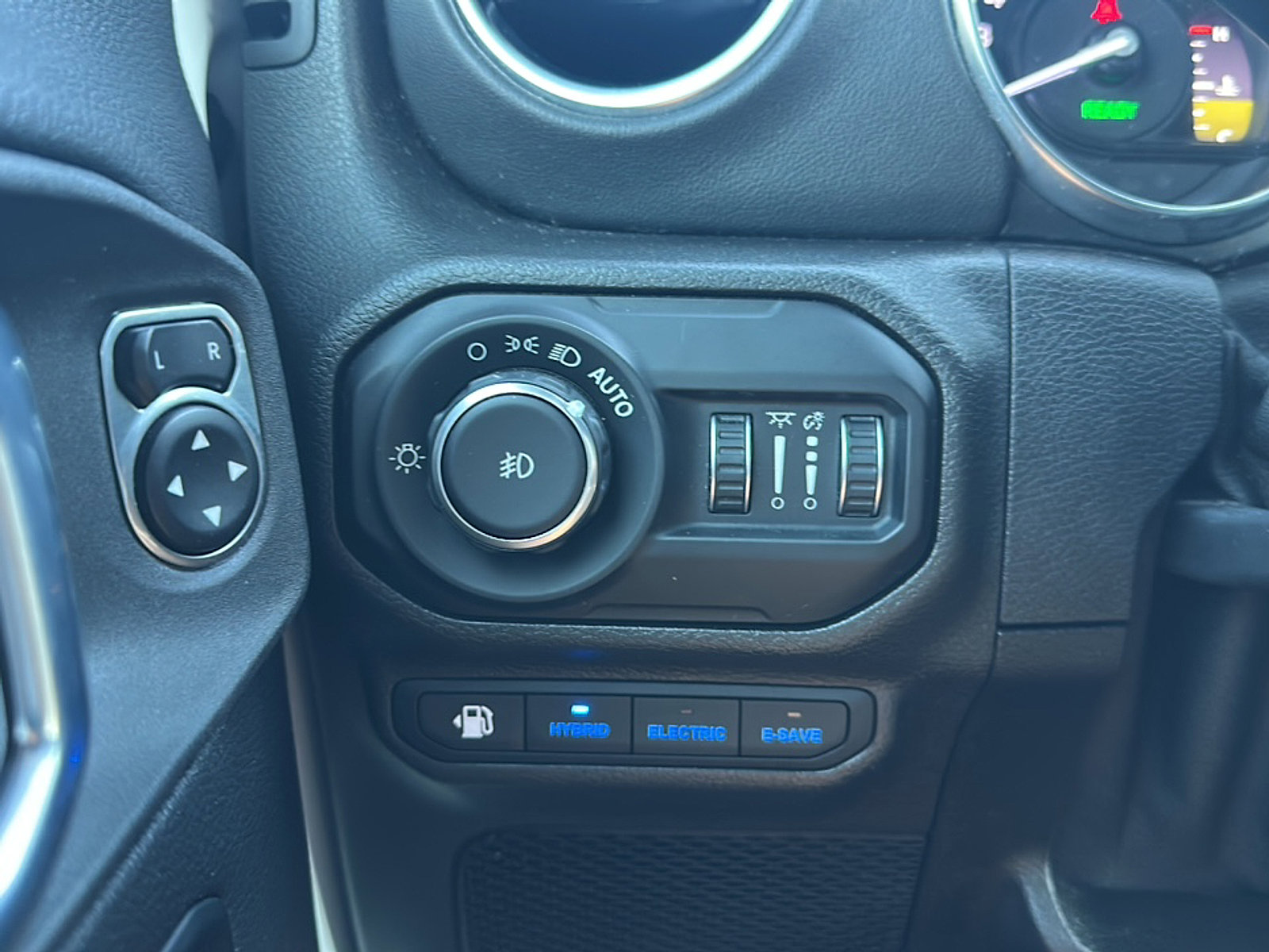 Used 2021 Jeep Wrangler Unlimited Rubicon 4xe w/ Safety Group image 37