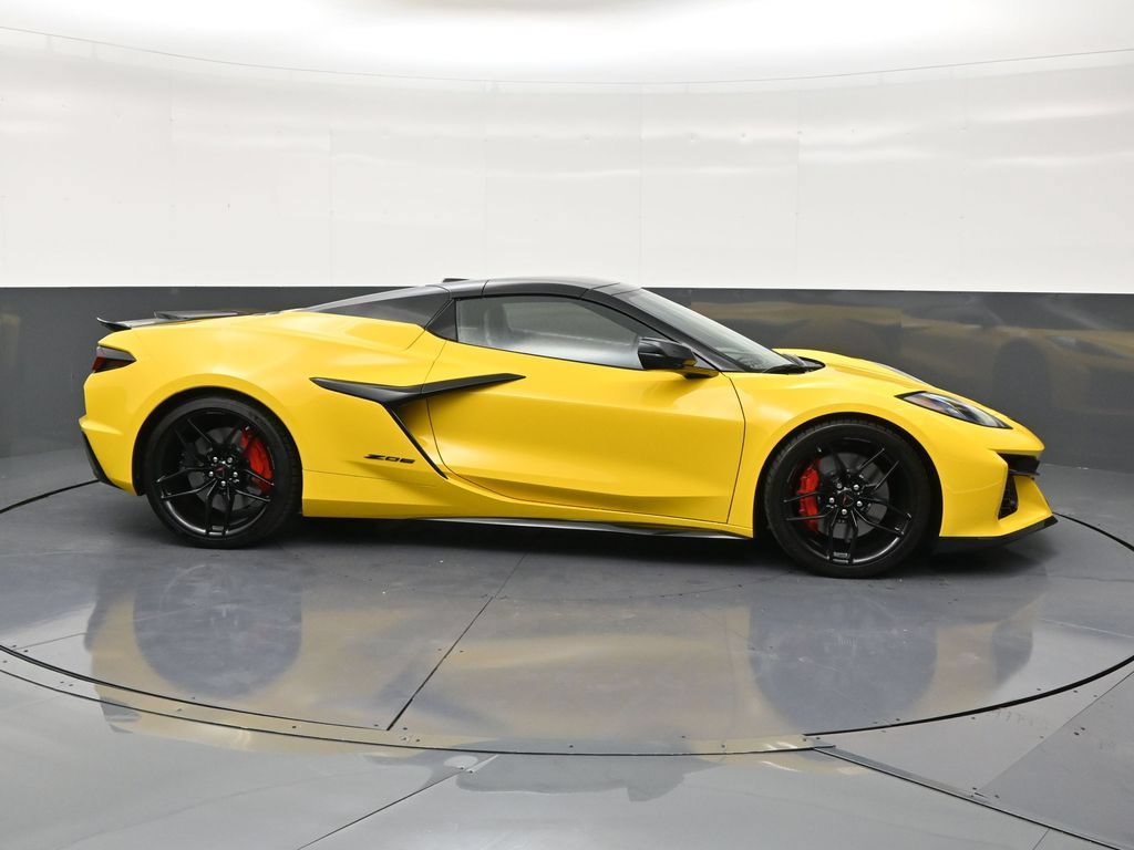 Used 2026 Chevrolet Corvette Z06 RWD image 6