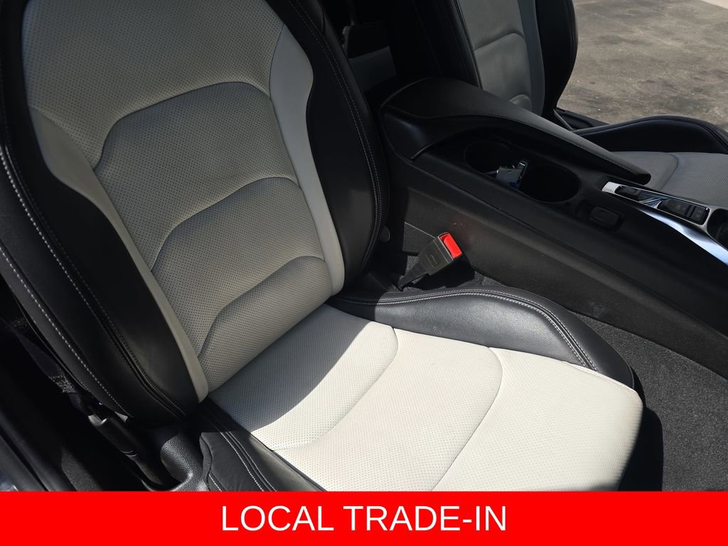 Used 2023 Chevrolet Camaro LT RWD image 10
