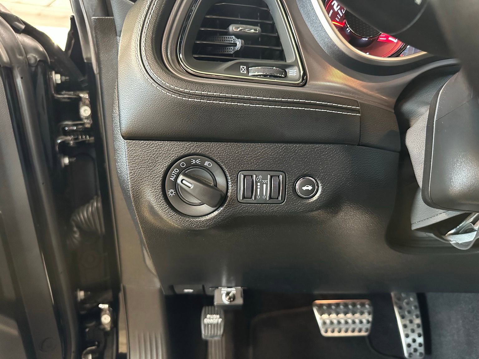 Used 2023 Dodge Challenger SRT Hellcat RWD image 30