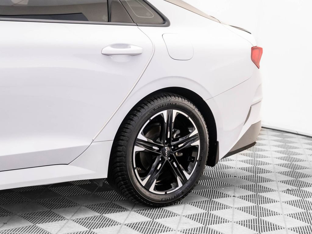 Used 2023 Kia K5 GT-Line image 32