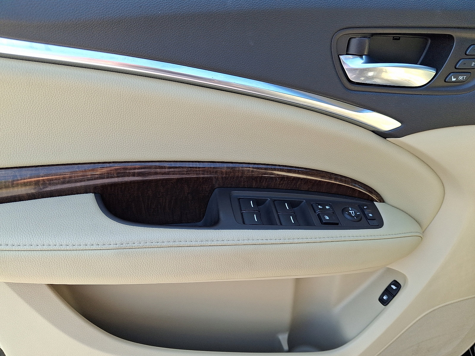 Used 2020 Acura MDX SH-AWD image 12