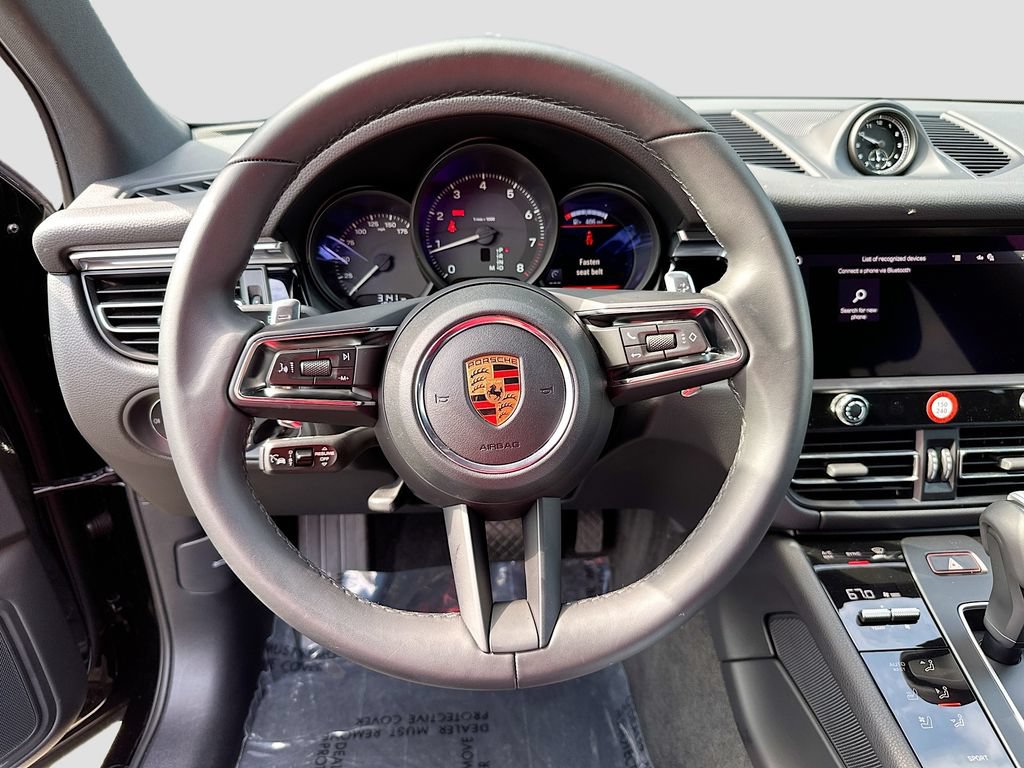 Certified 2026 Porsche Macan AWD/4WD image 12