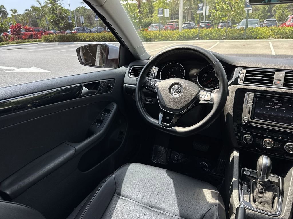 Used 2017 Volkswagen Jetta SEL FWD image 21