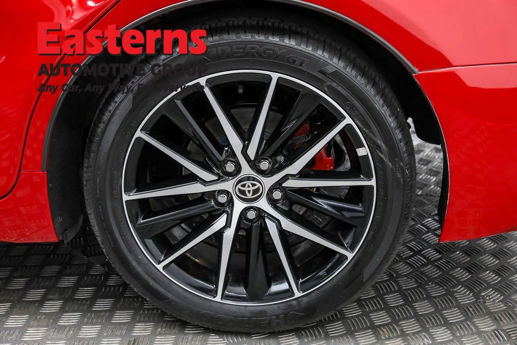 Used 2021 Toyota Camry SE w/ Cold Weather Package image 32