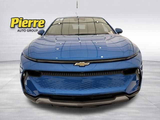 Used 2024 Chevrolet Equinox EV LT w/ LPO, Trailering Package FWD image 8