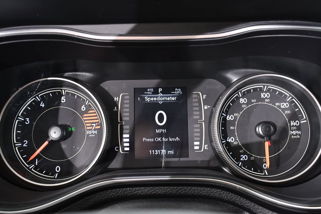 Used 2020 Jeep Cherokee Latitude Plus AWD/4WD image 27