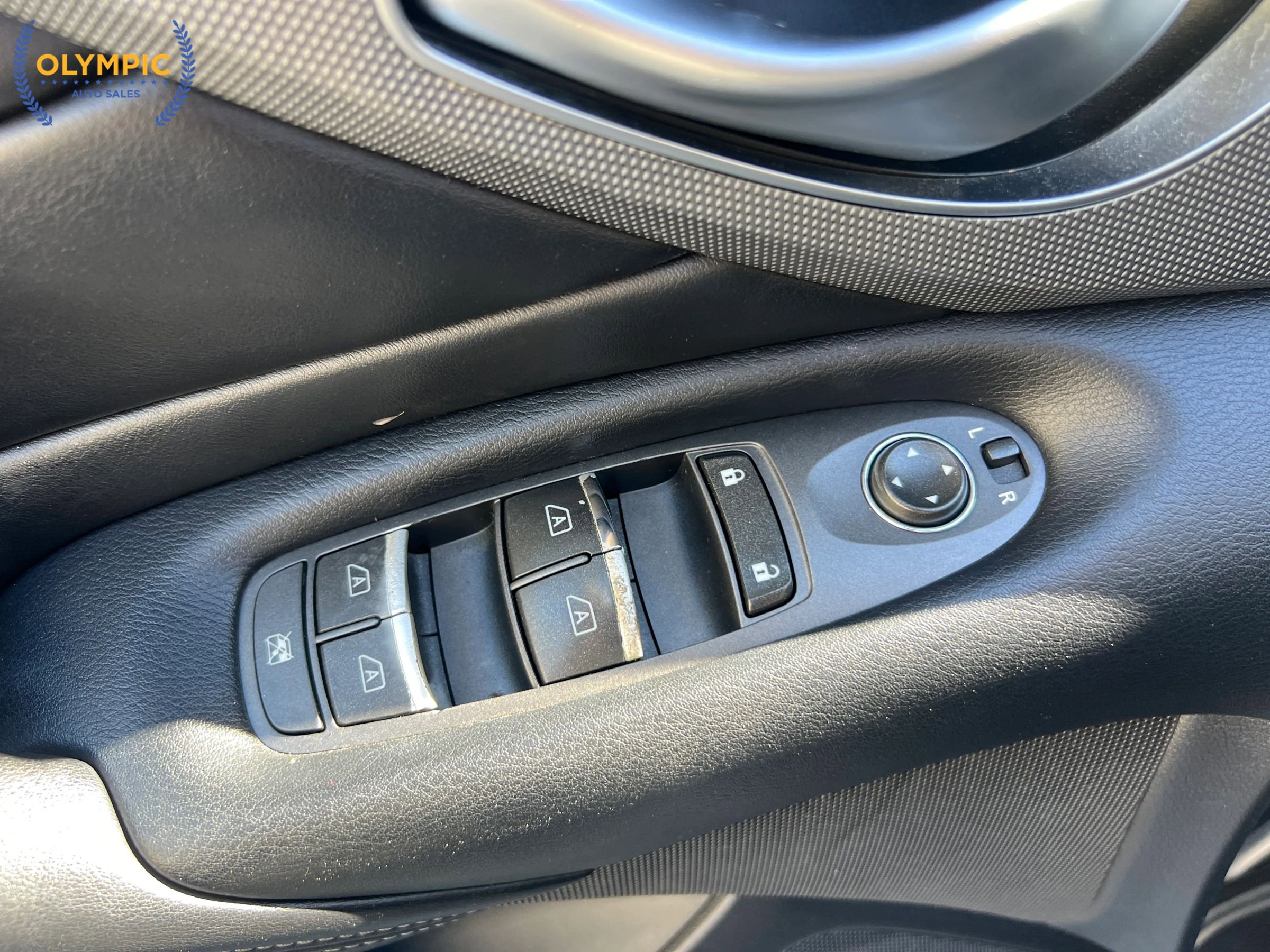 Used 2014 INFINITI Q50 Premium w/ Navigation Package RWD image 33