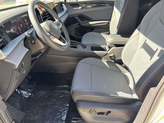 New 2026 Volkswagen Tiguan SE image 13