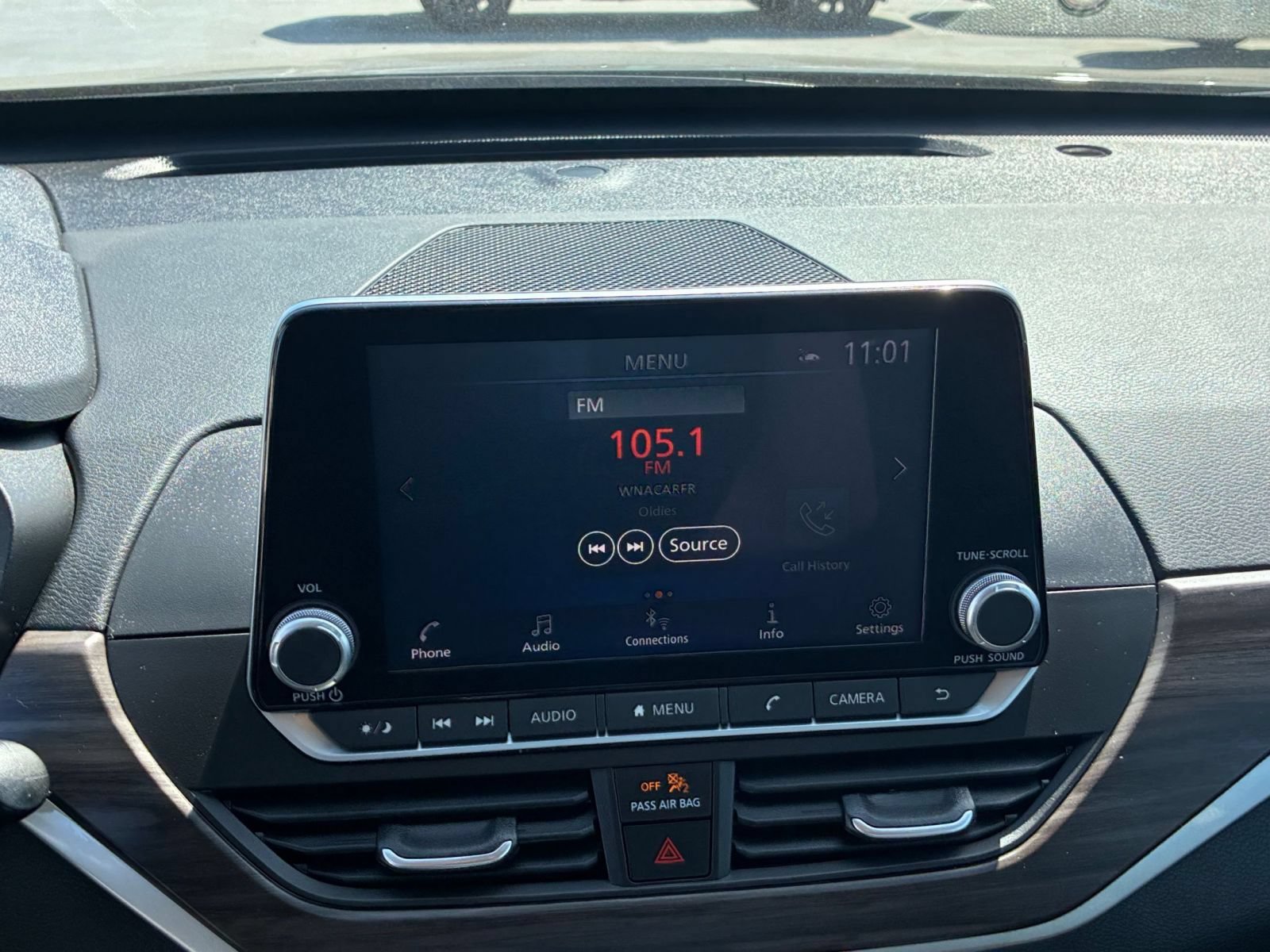 Used 2025 Nissan Altima 2.5 SV FWD image 19