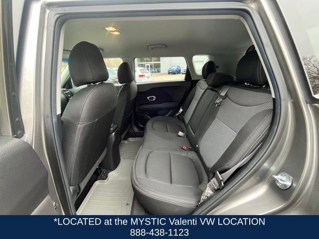Used 2017 Kia Soul + image 12