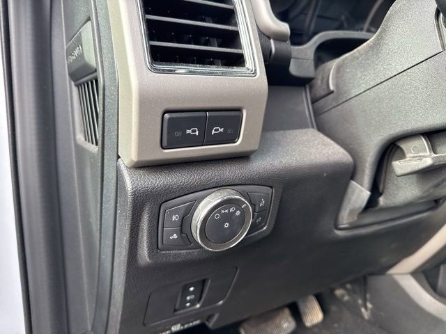 Used 2020 Ford F350 Lariat w/ Chrome Package image 11