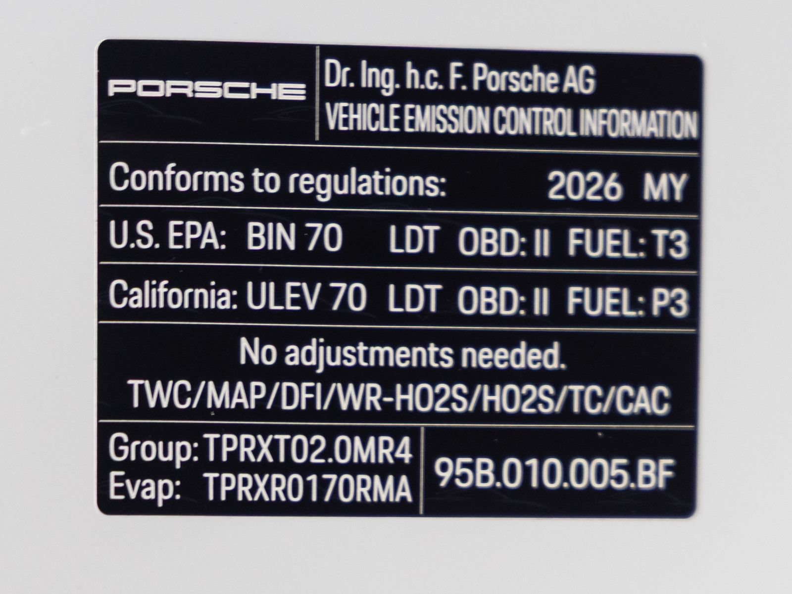 New 2026 Porsche Macan Turbo AWD/4WD image 38