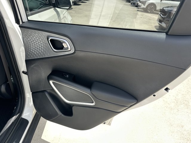 Certified 2023 Kia Soul LX FWD image 19