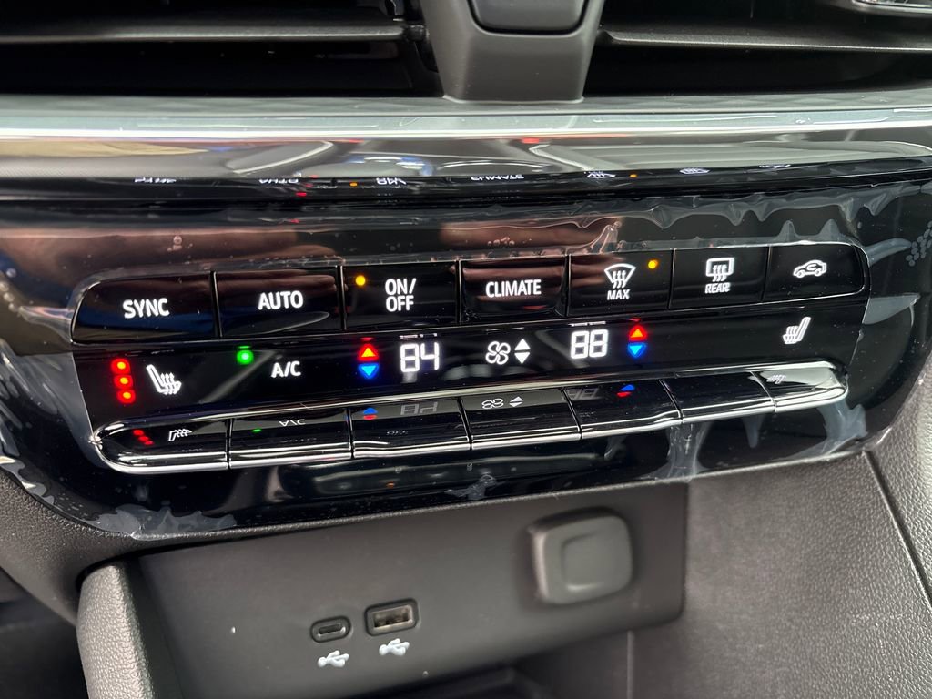 New 2026 Buick Encore GX Avenir w/ Avenir Technology Package image 24