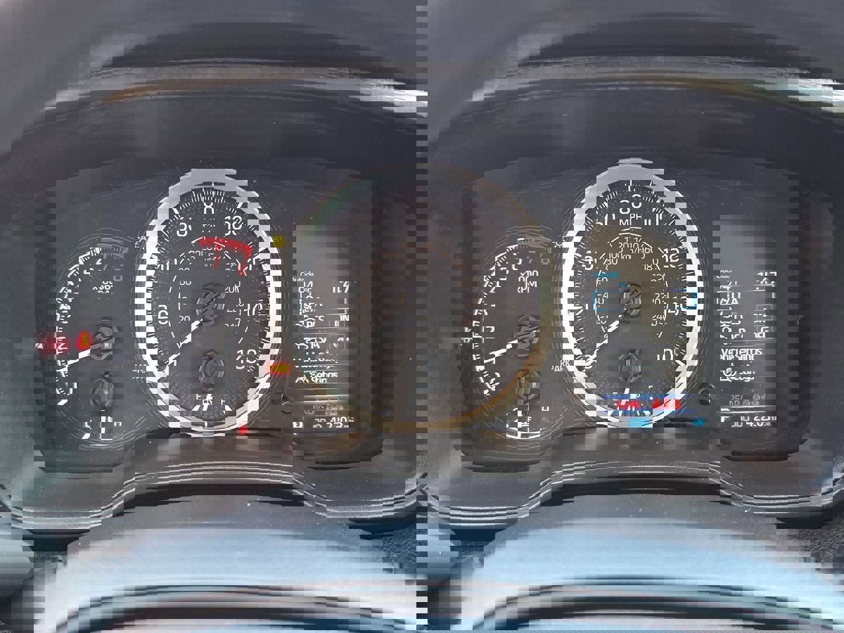 Used 2022 Toyota Corolla LE image 29