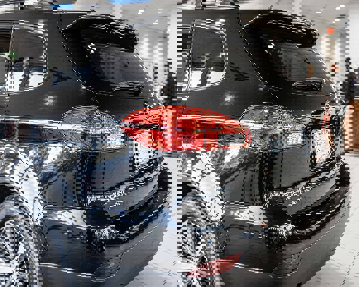 Used 2010 Subaru Tribeca Limited image 16