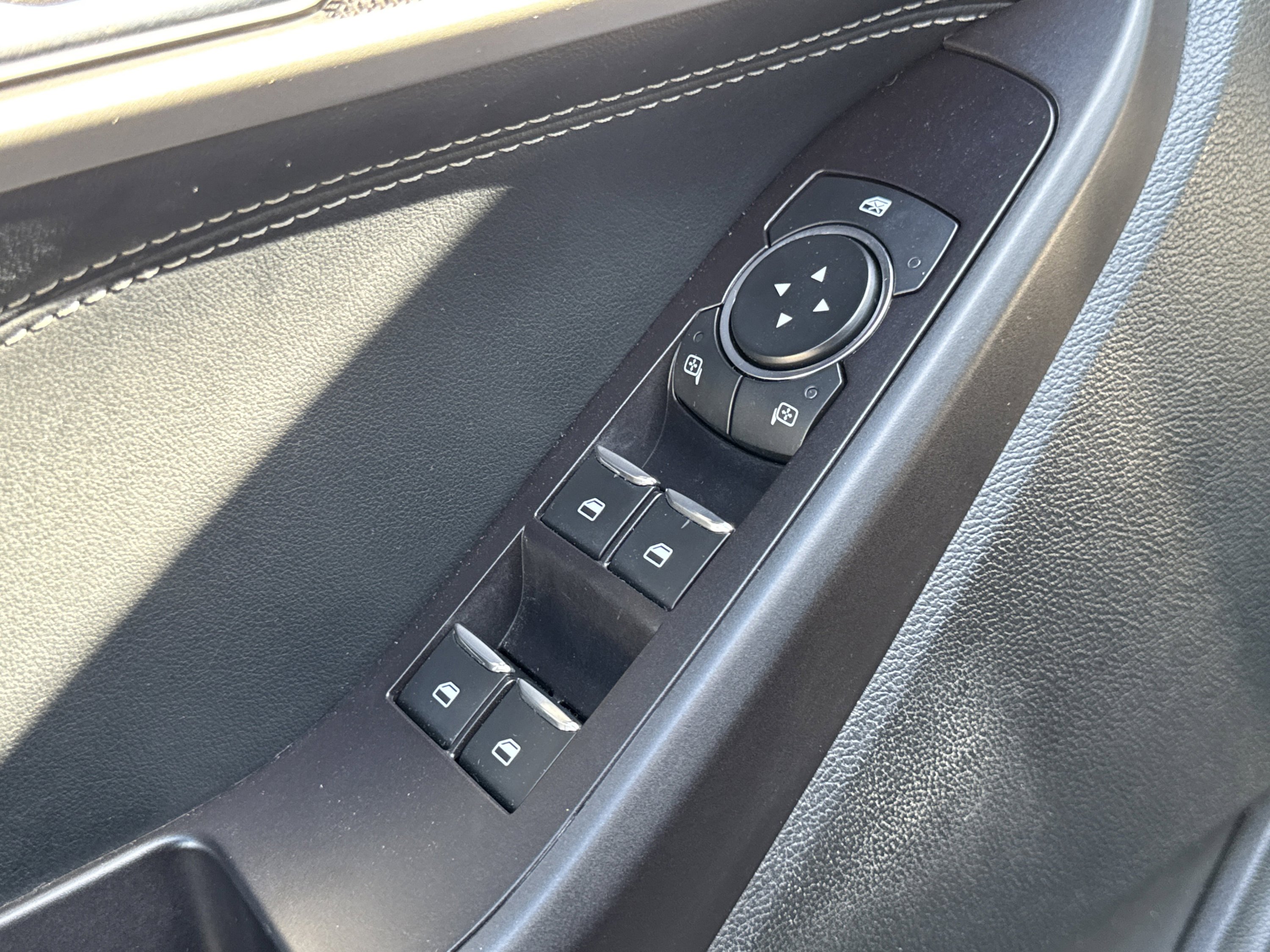 Used 2020 Ford Explorer XLT w/ Equipment Group 202A image 24