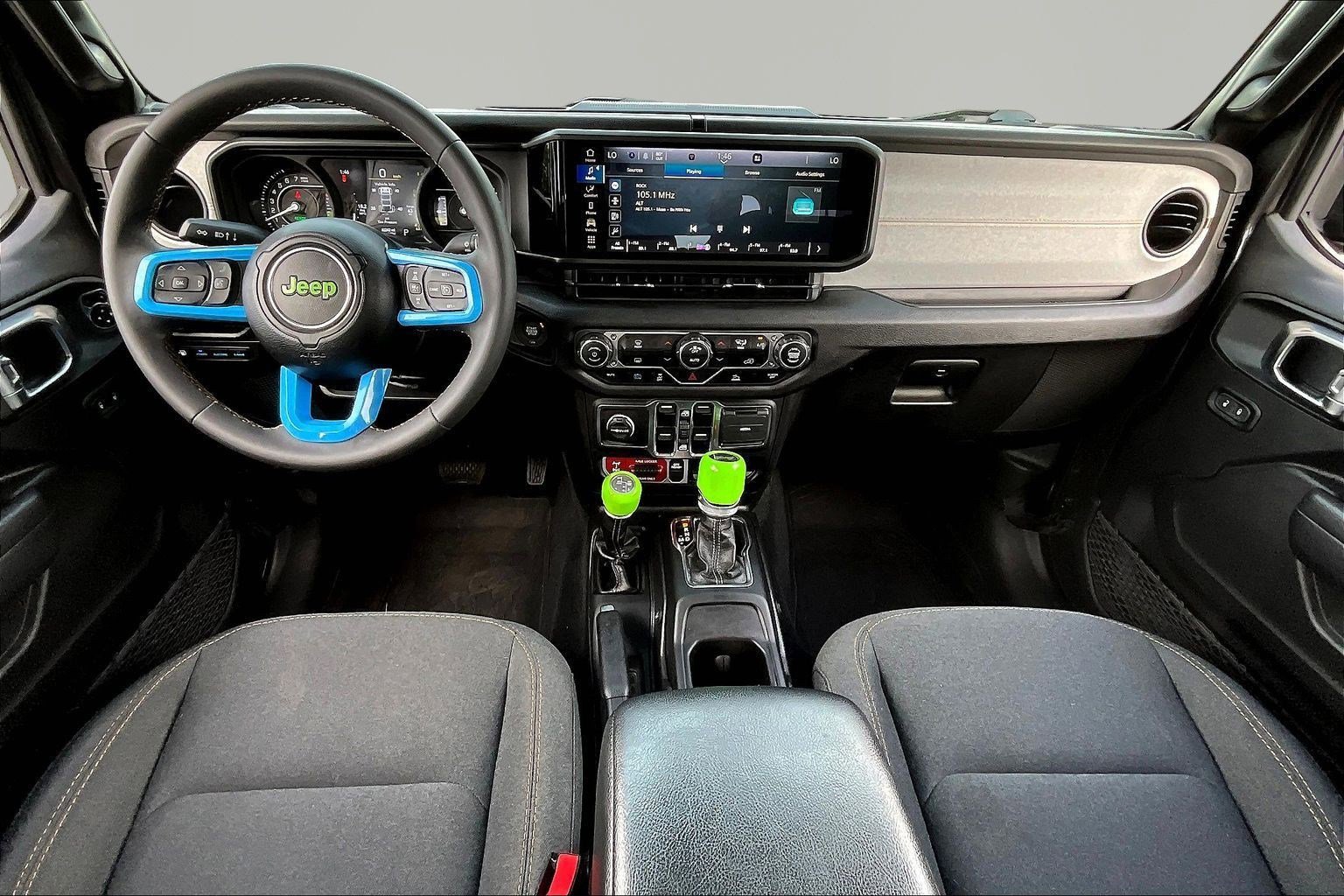 Used 2024 Jeep Wrangler Unlimited AWD/4WD image 7