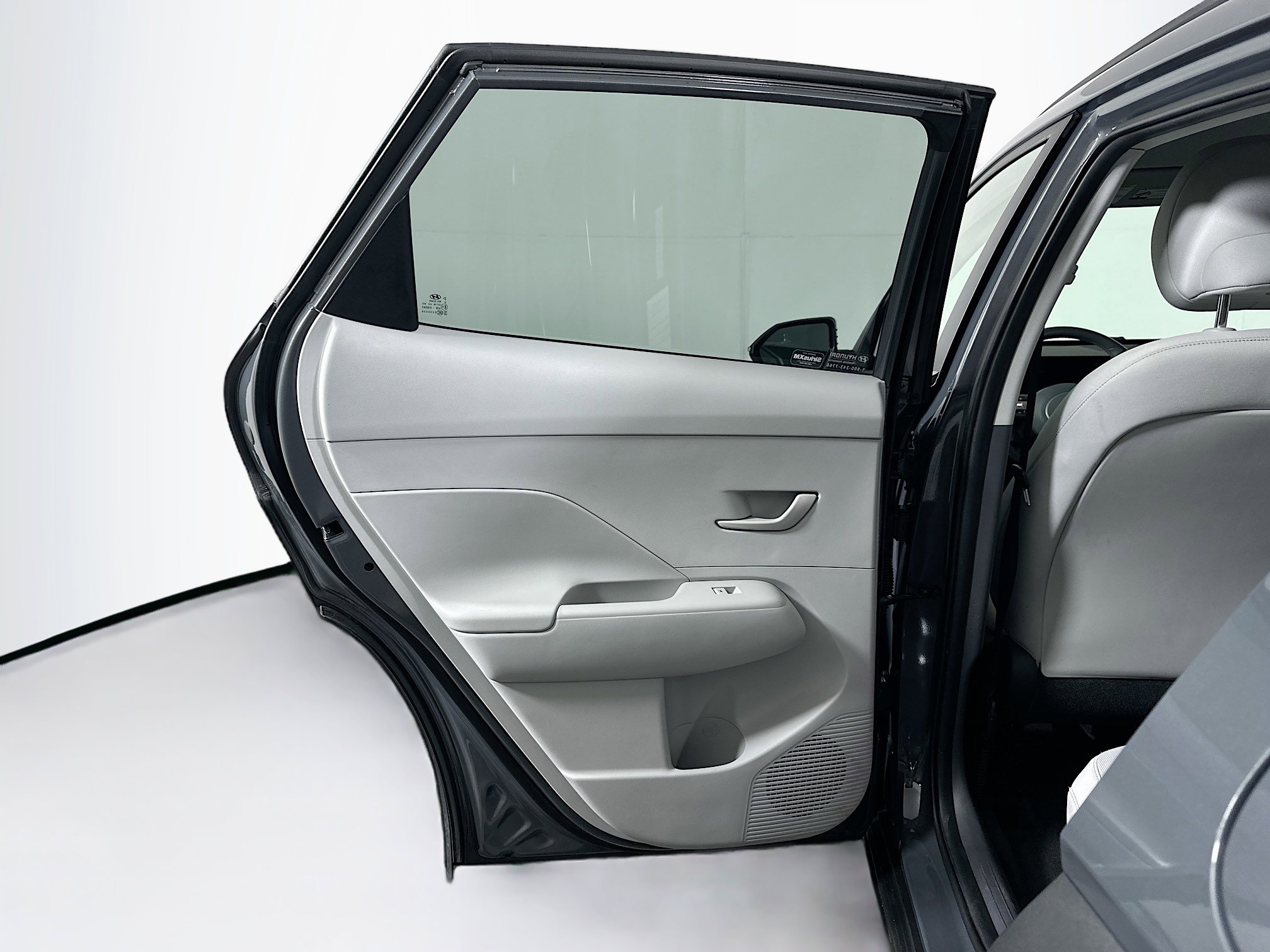 Used 2025 Hyundai Kona SEL FWD image 25