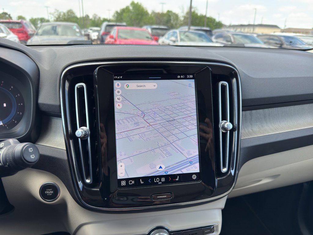 Used 2023 Volvo XC40 B4 Ultimate FWD image 19
