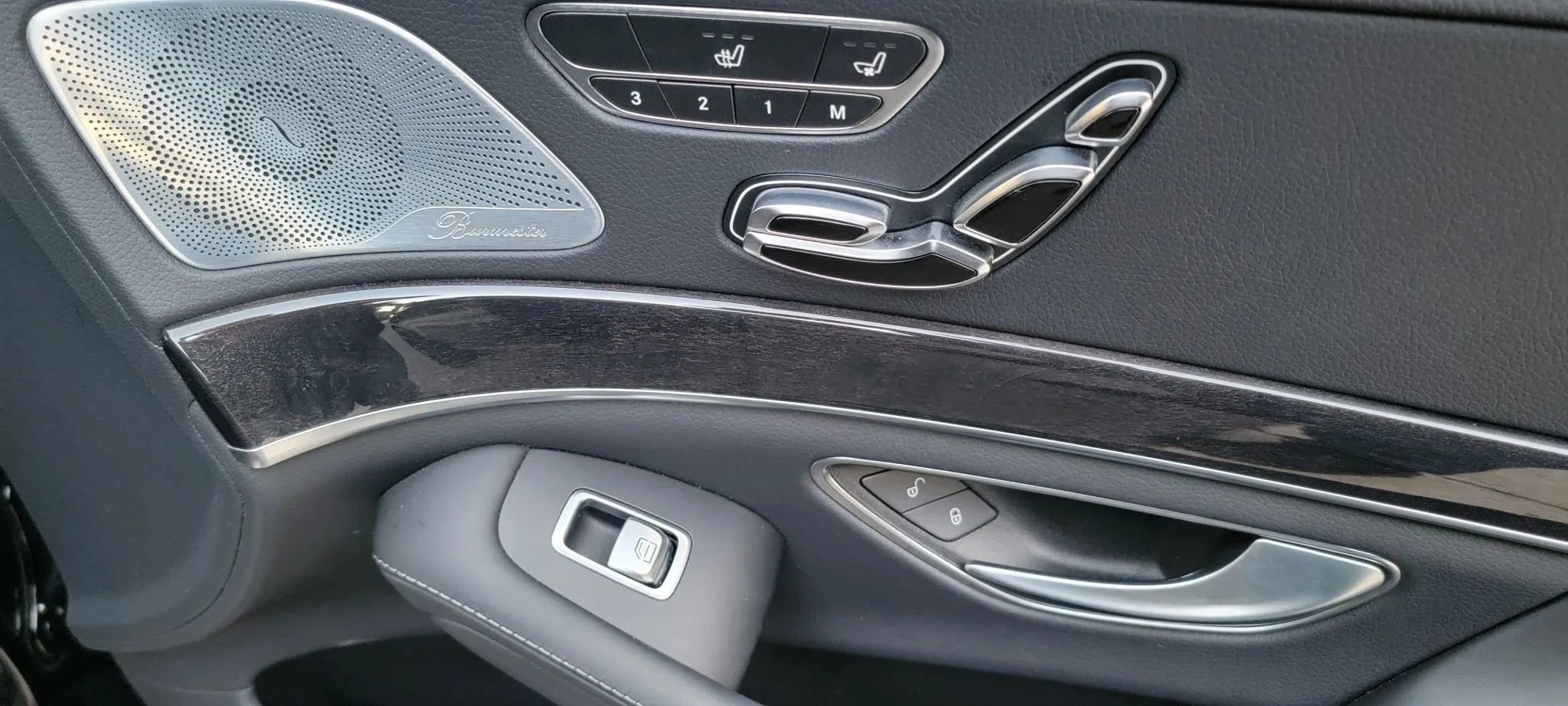 Used 2020 Mercedes-Benz S 560 Sedan image 46