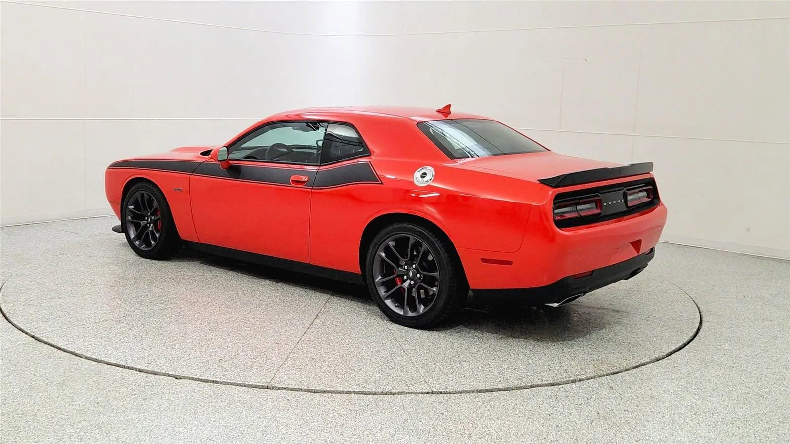 Used 2023 Dodge Challenger R/T w/ Plus Package image 5