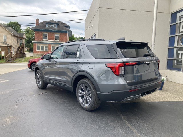 New 2026 Ford Explorer Active w/ Active Comfort Package AWD/4WD image 6