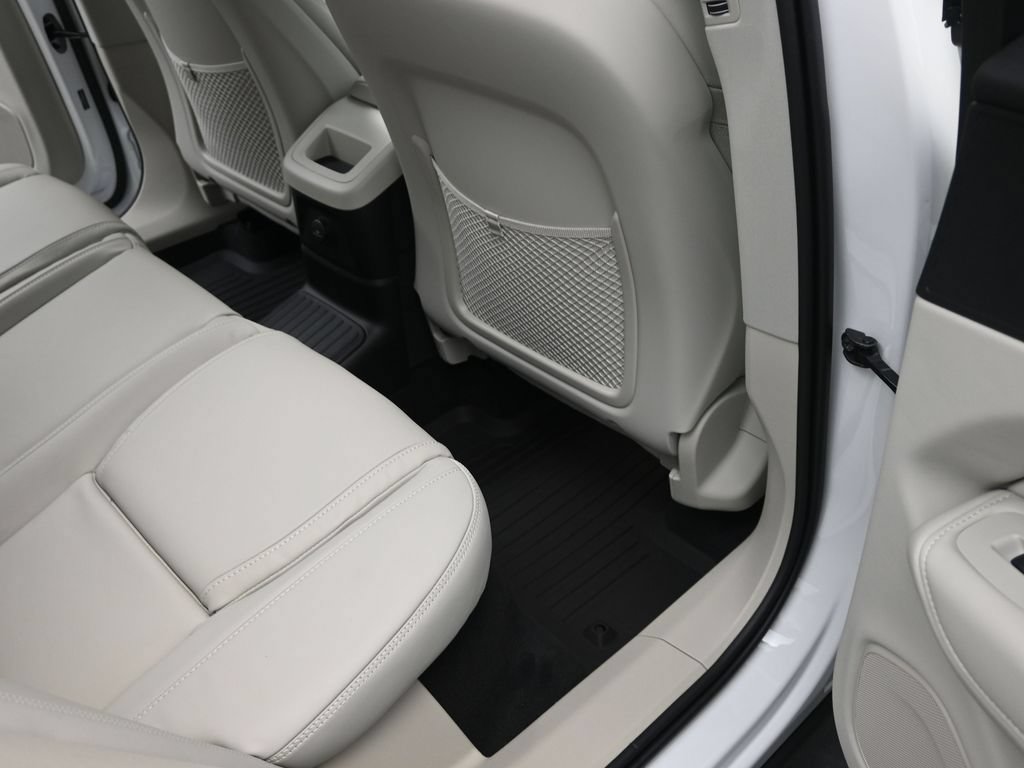 New 2026 Volvo XC60 T8 Ultra w/ Climate Package PRO AWD/4WD image 19