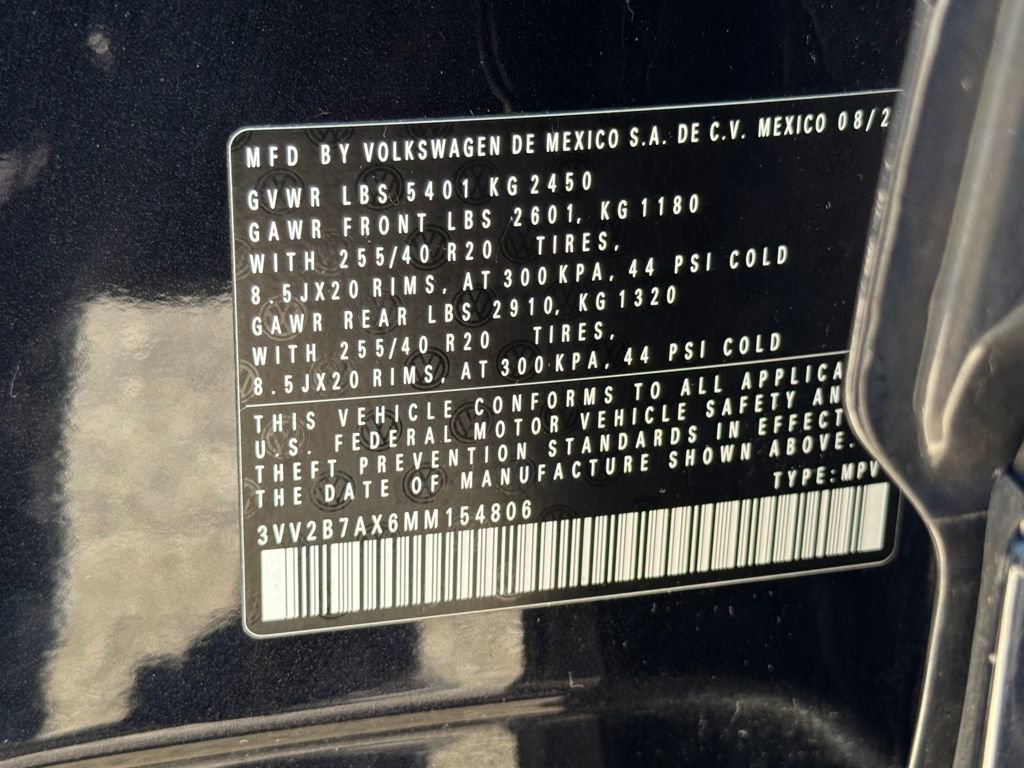 Used 2021 Volkswagen Tiguan SE image 35