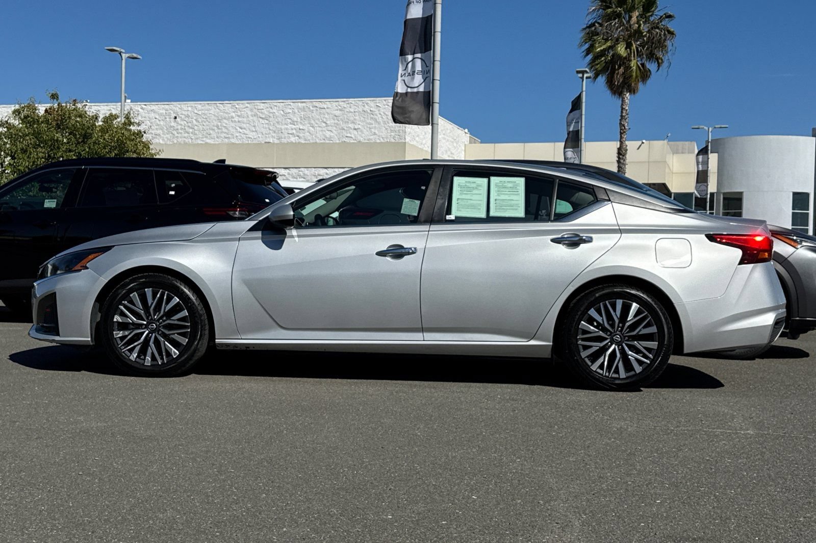 Certified 2023 Nissan Altima 2.5 SV FWD image 7