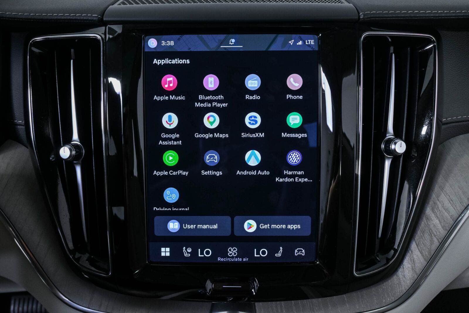 Certified 2023 Volvo XC60 B5 Ultimate FWD image 15