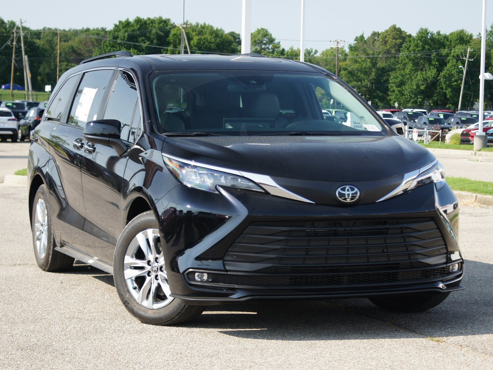 Used 2026 Toyota Sienna XLE AWD/4WD image 19