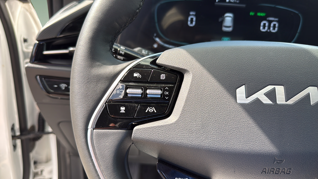 Used 2024 Kia Niro EX w/ EX Cold Weather Package FWD image 21