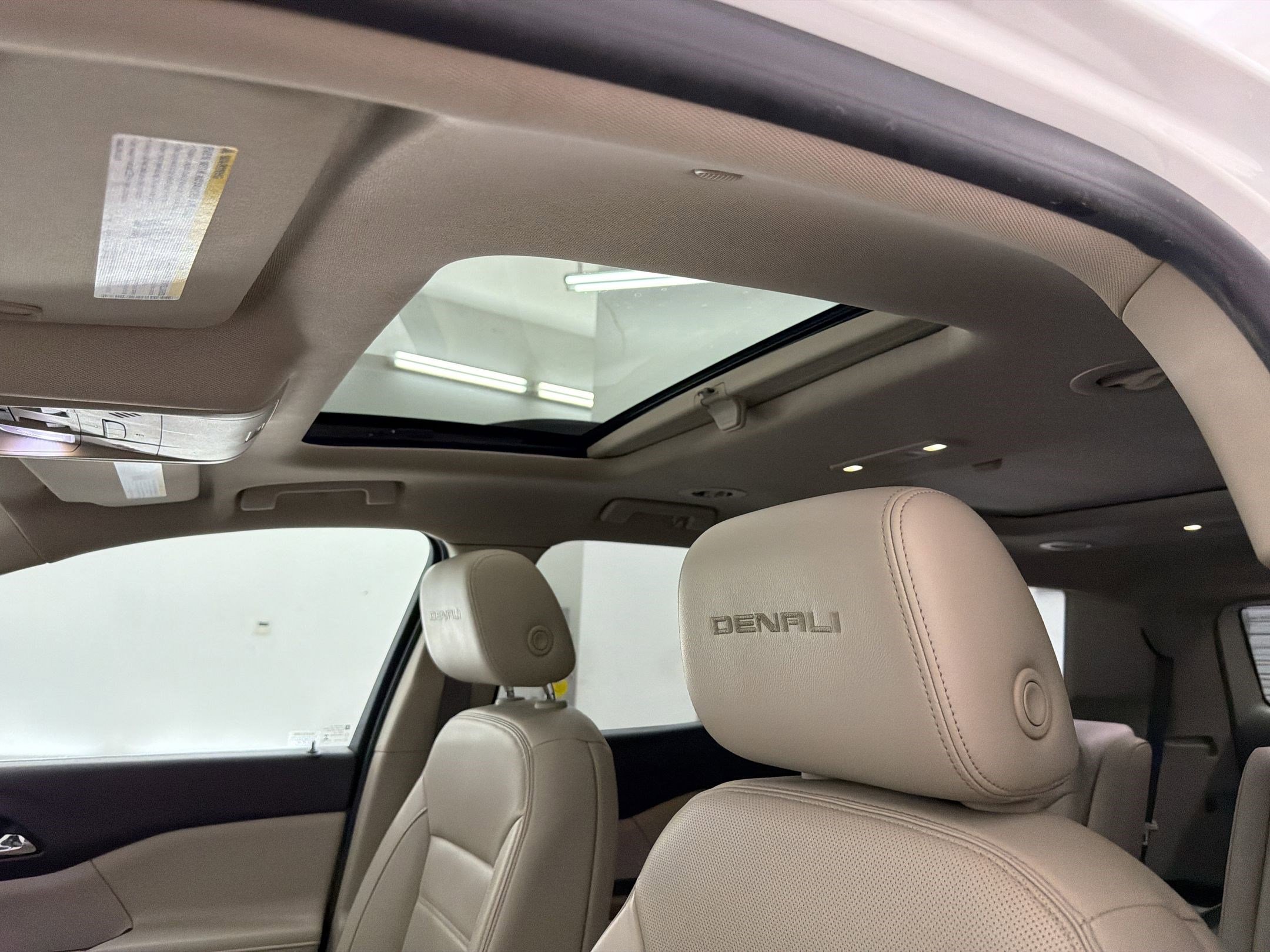 Used 2018 GMC Acadia Denali w/ Technology Package AWD/4WD image 15